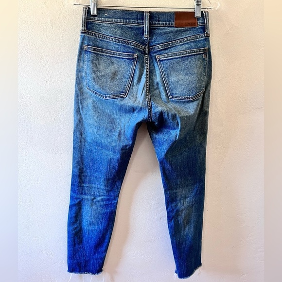 Madewell High Rise Distressed Crop Jeans - The High Riser Skinny Skinny Crop 9” - Picture 4 of 6